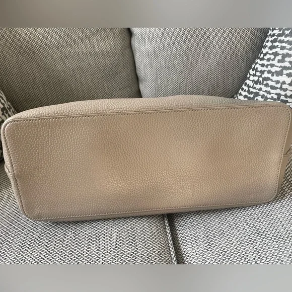 Tory Burch Perry Pebbled Leather Tote in French Gray - Picture 5 of 9